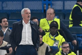 在线游戏-法兰克福发布备战花絮；赛前更衣室发声；葡超任务艰巨；赛季目标并未改变的简单介绍