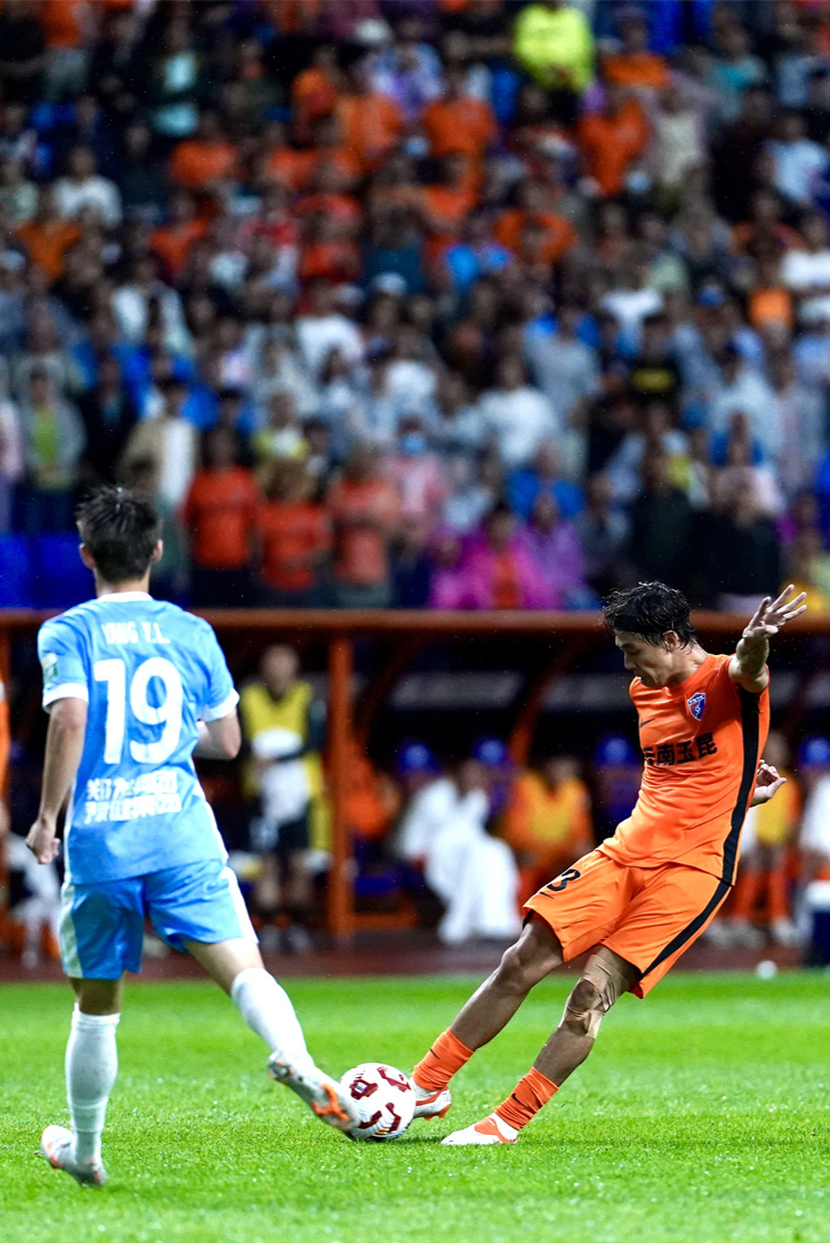 关于赛后西甲传出新动向，阿贾克斯远射贴柱，管理层表态——底气十足，轮换策略成焦点的信息