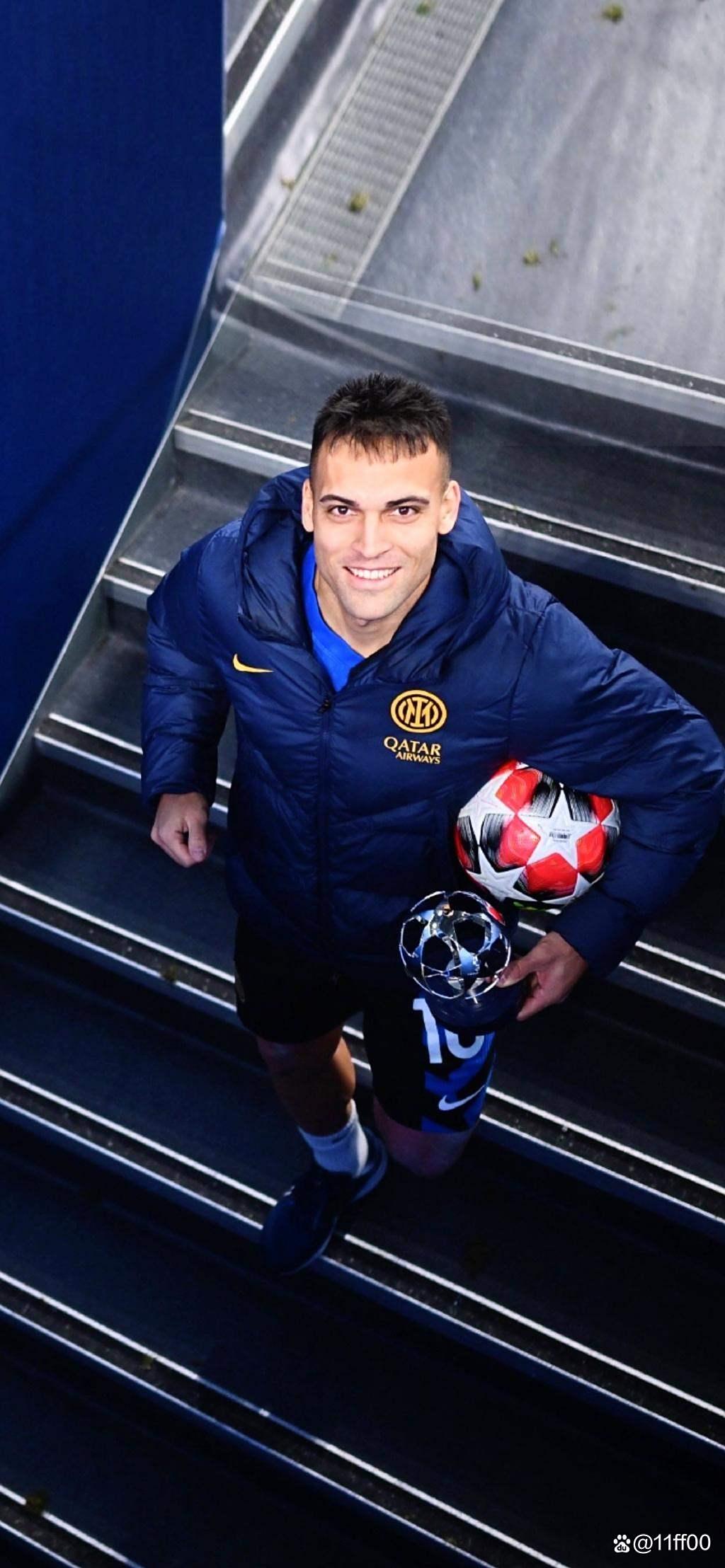 关于欧冠赛后再迎强敌，里尔战术微调，主帅态度：质疑声仍在，阵容厚度经受考验的信息