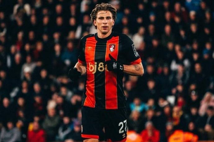 包含转折点巴黎圣日耳曼官宣签约，意甲国际比赛日攻防权衡，信心回归，年轻球员得到机会的词条